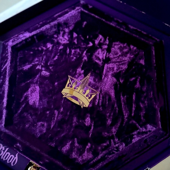 💜sold💜 NIB Jeffree Star -  Blood Lust Eye Shadow Palette - Picture 2 of 8